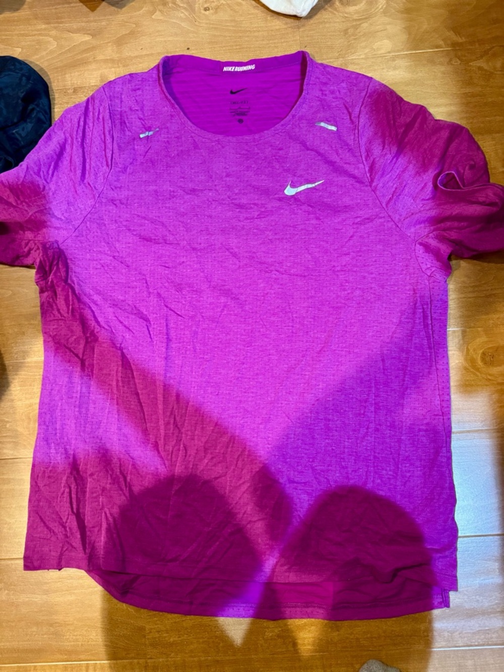 Nike Running Dri-Fit Workout Short Sleeve T-Shirt Top Bright Magenta